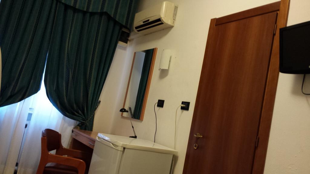 Camera Singola con Bagno Privato